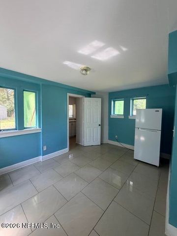 7216 OAKWOOD Drive, Jacksonville, FL 32211