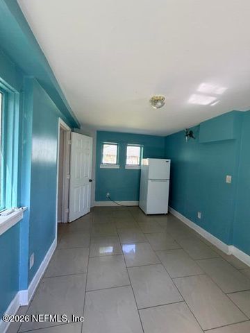 7216 OAKWOOD Drive, Jacksonville, FL 32211