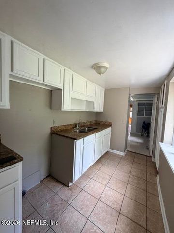 7216 OAKWOOD Drive, Jacksonville, FL 32211
