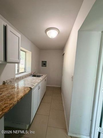7216 OAKWOOD Drive, Jacksonville, FL 32211