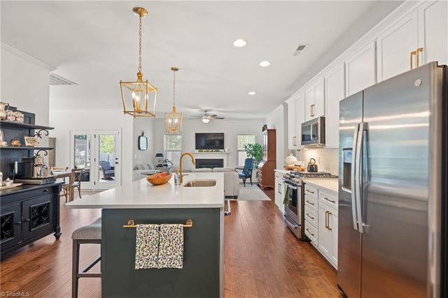 1003 Beechcrest Drive, Kernersville, NC 27284