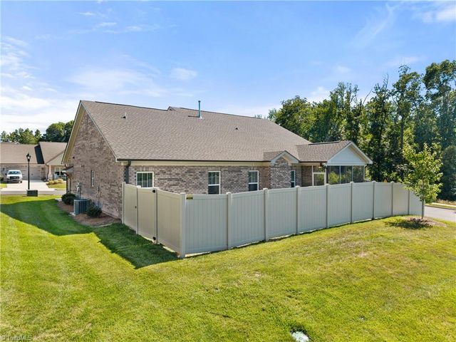 1003 Beechcrest Drive, Kernersville, NC 27284