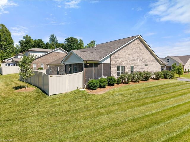1003 Beechcrest Drive, Kernersville, NC 27284
