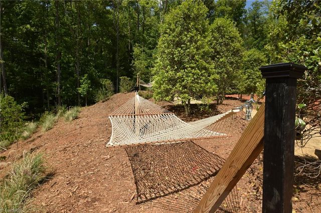1003 Beechcrest Drive, Kernersville, NC 27284