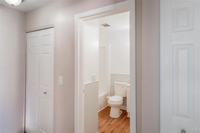 23647 Stonehenge Boulevard, Novi, MI 48375