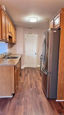 23647 Stonehenge Boulevard, Novi, MI 48375