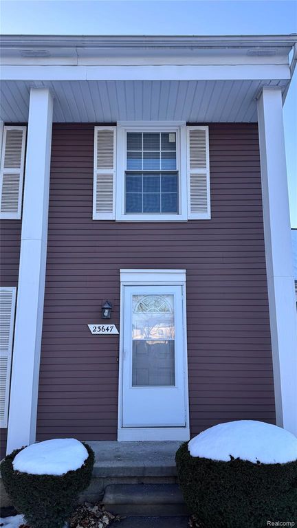 23647 Stonehenge Boulevard, Novi, MI 48375