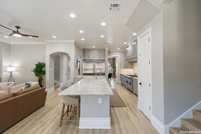 407 Burr Rd, Terrell Hills, TX 78209