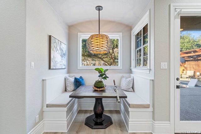 407 Burr Rd, Terrell Hills, TX 78209