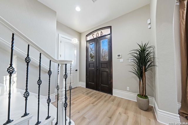 407 Burr Rd, Terrell Hills, TX 78209