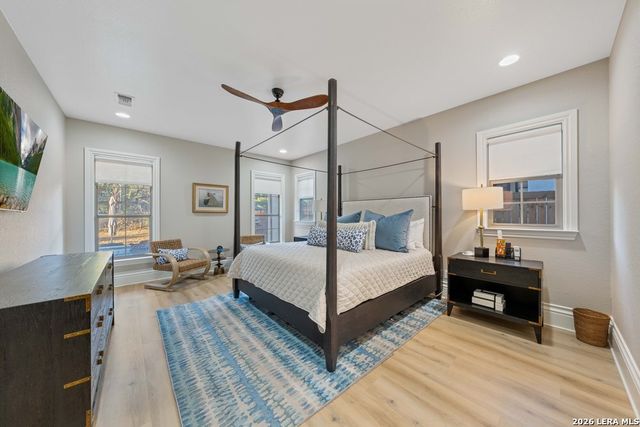 407 Burr Rd, Terrell Hills, TX 78209