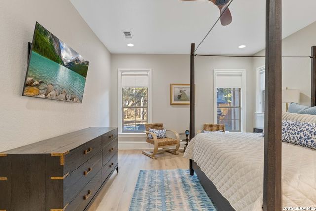 407 Burr Rd, Terrell Hills, TX 78209