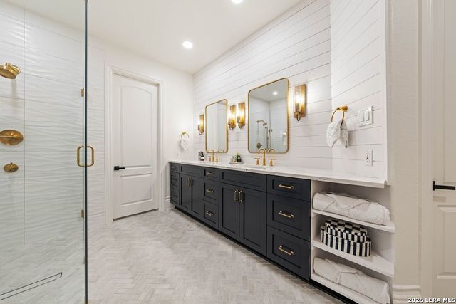 407 Burr Rd, Terrell Hills, TX 78209