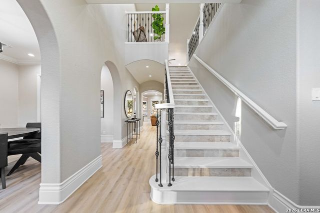 407 Burr Rd, Terrell Hills, TX 78209