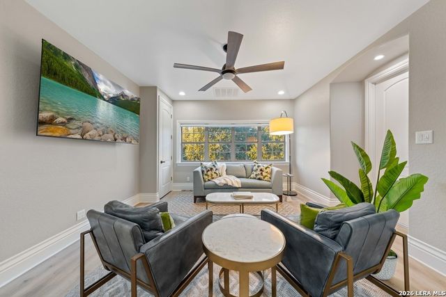 407 Burr Rd, Terrell Hills, TX 78209