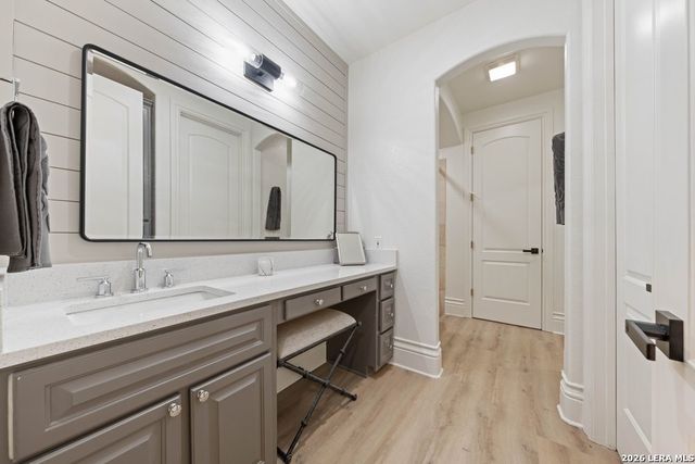 407 Burr Rd, Terrell Hills, TX 78209