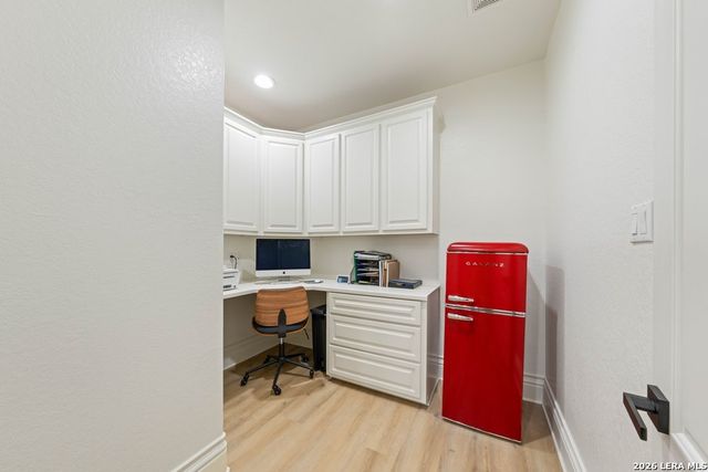 407 Burr Rd, Terrell Hills, TX 78209