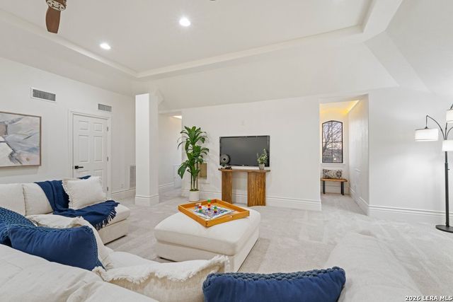 407 Burr Rd, Terrell Hills, TX 78209