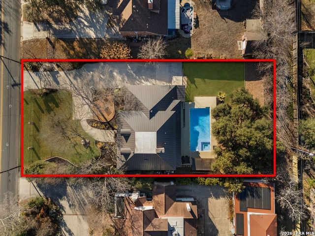 407 Burr Rd, Terrell Hills, TX 78209