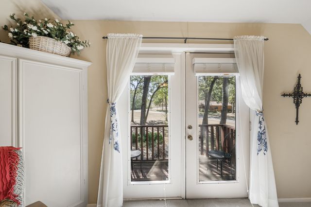 190 Deerwood Circle, Streetman, TX 75859