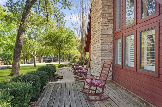 190 Deerwood Circle, Streetman, TX 75859