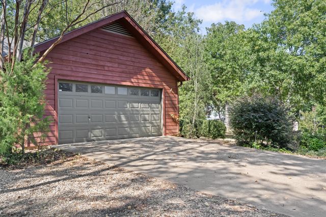 190 Deerwood Circle, Streetman, TX 75859