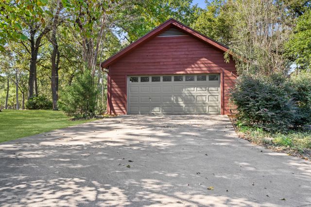 190 Deerwood Circle, Streetman, TX 75859