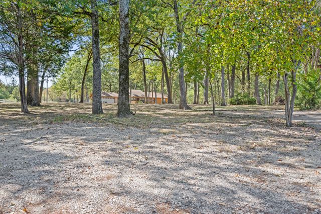 190 Deerwood Circle, Streetman, TX 75859