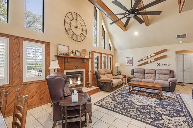 190 Deerwood Circle, Streetman, TX 75859