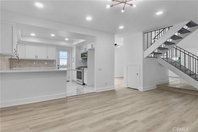 2122 W Chalet, Anaheim, CA 92804