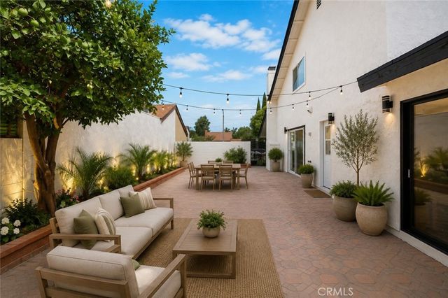 2122 W Chalet, Anaheim, CA 92804