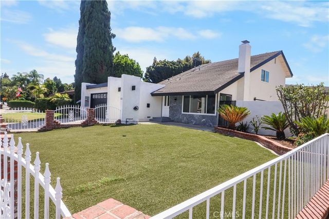 2122 W Chalet, Anaheim, CA 92804