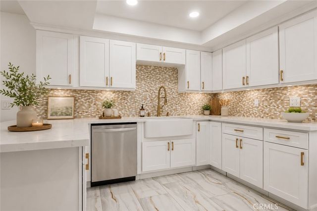 2122 W Chalet, Anaheim, CA 92804