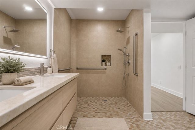 2122 W Chalet, Anaheim, CA 92804