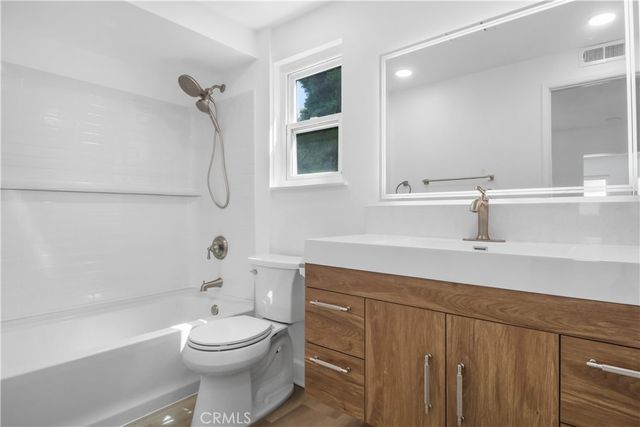 2122 W Chalet, Anaheim, CA 92804