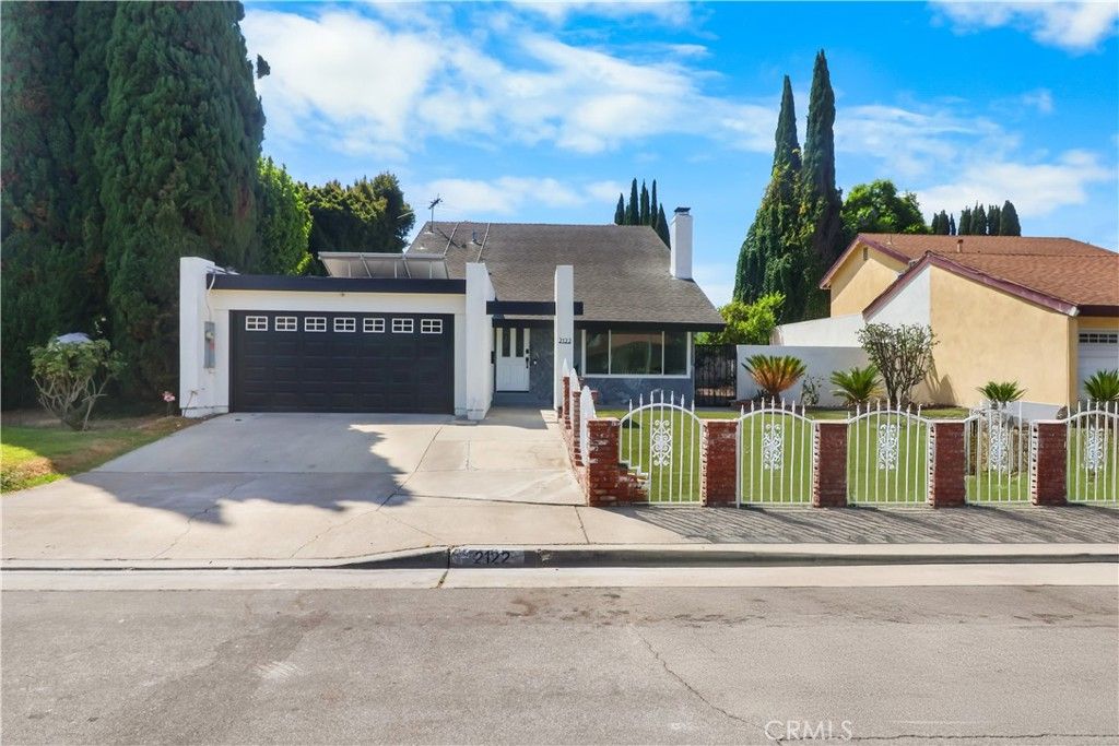 2122 W Chalet, Anaheim, CA 92804