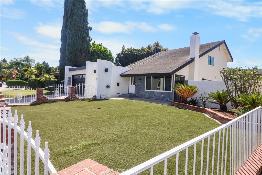 2122 W Chalet, Anaheim, CA 92804 — photo 2
