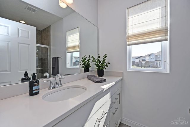 9582 Opal Lane, West Chester, OH 45241