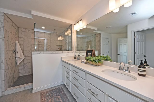 9582 Opal Lane, West Chester, OH 45241