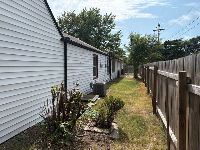601 S Richmond Ave, Wichita, KS 67213