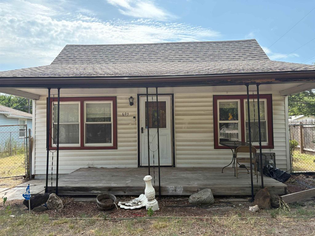 601 S Richmond Ave, Wichita, KS 67213