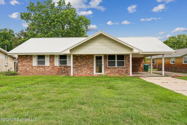 202 Hunter Drive, Ocean Springs, MS 39564