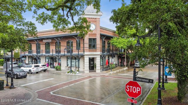 202 Hunter Drive, Ocean Springs, MS 39564