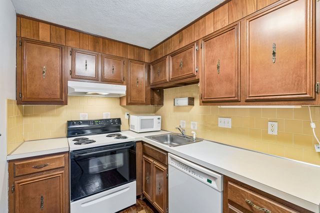 120 Parker St 24, Acton, MA 01720