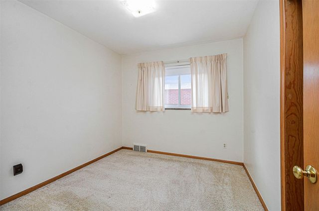 20835 Ardmore Park Drive, Saint Clair Shores, MI 48081