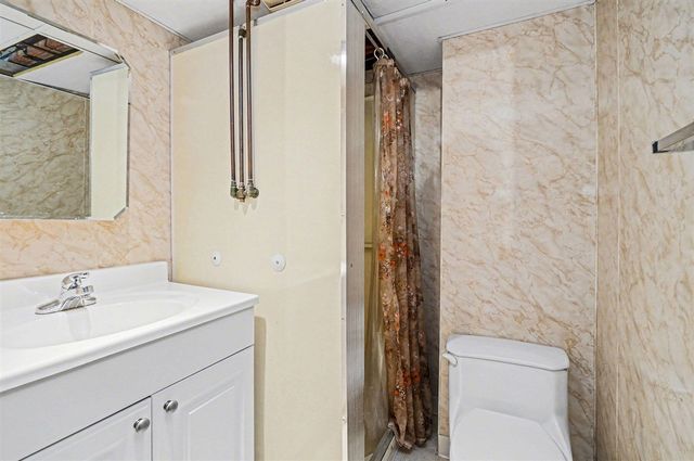 20835 Ardmore Park Drive, Saint Clair Shores, MI 48081