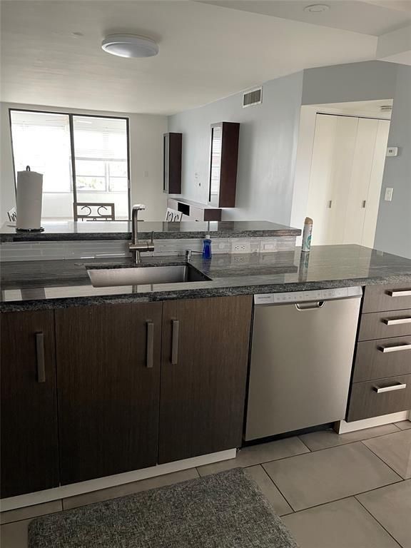 2850 Somerset Drive 404l, Lauderdale Lakes, FL 33311