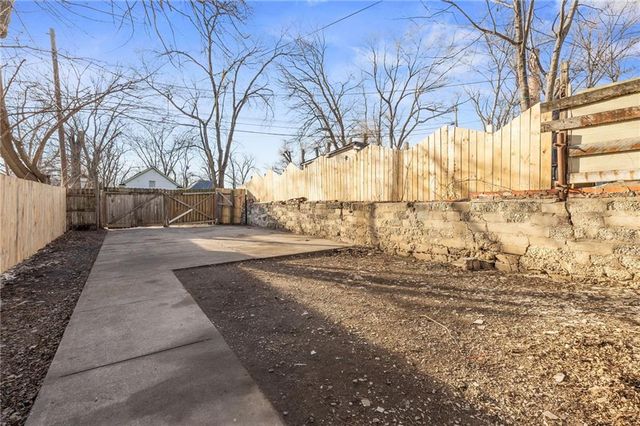 282 S Coy Street, Kansas City, KS 66101