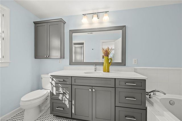 3440 Pennington Lane, Winston-salem, NC 27106