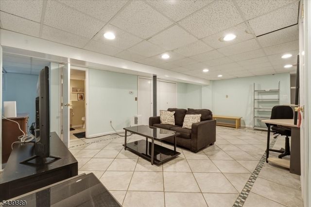 41 Sycamore Ave, Berkeley Heights Twp., NJ 07922